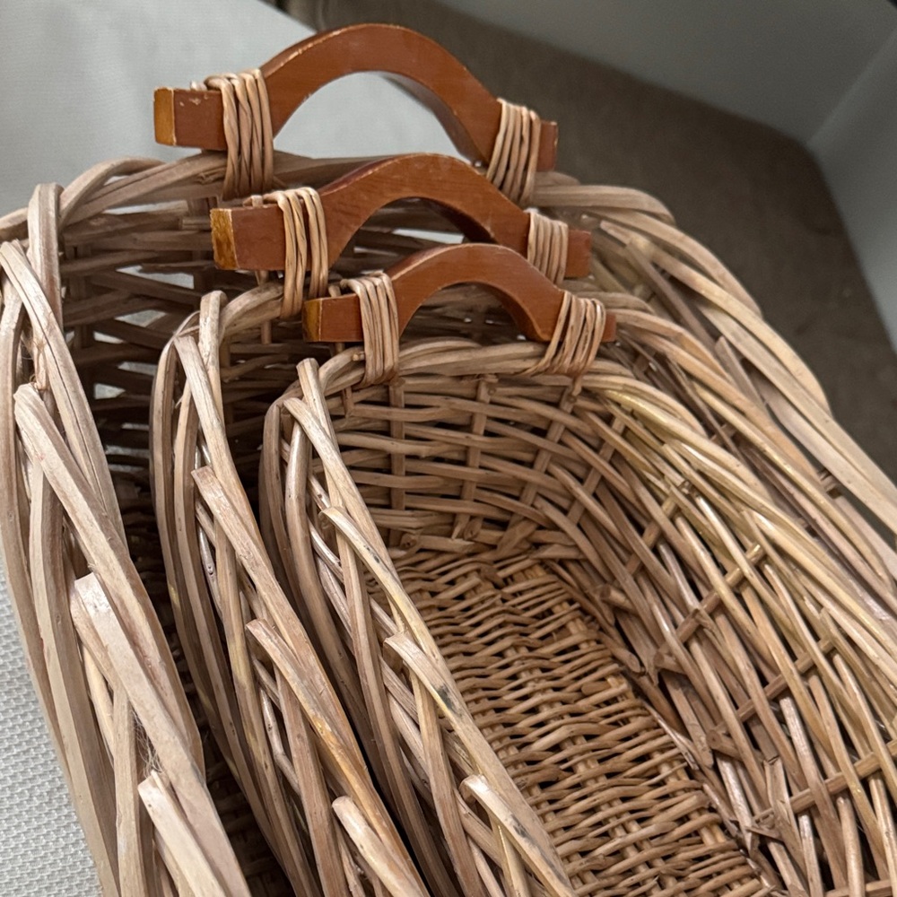 Set of 3 nesting Woven Baskets with sturdy Wooden Handles
